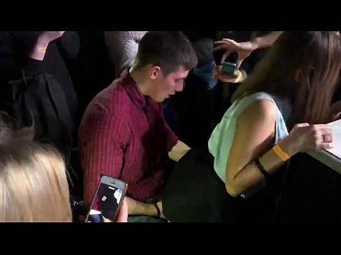 ❤️ একটি রাশিয়ান নাইটক্লাবে বাস্তব যৌনতা। মলদ্বার এবং যোনি মধ্যে 18 বছর বয়সী রাশিয়ান মেয়ে একটি নাইটক্লাবে fucked অ্যানাল ভিডিও ❌️